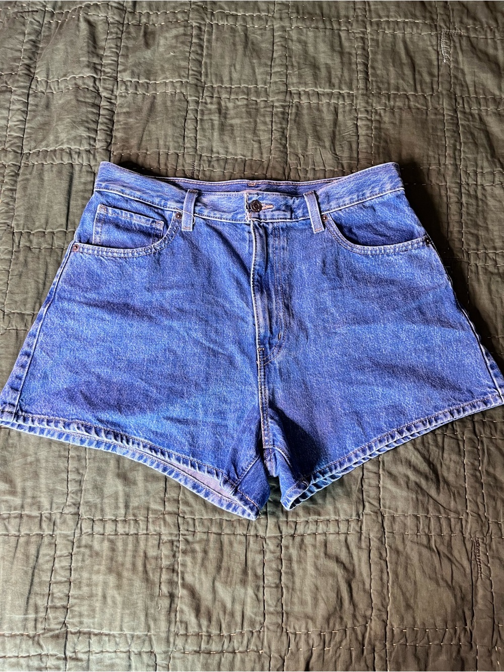 Levi’s High-Waisted Mom Blue Denim Women's Shorts-Size 32